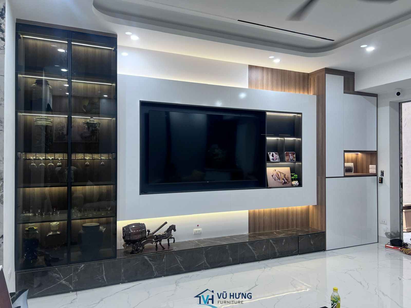Vách kệ tivi phòng khách